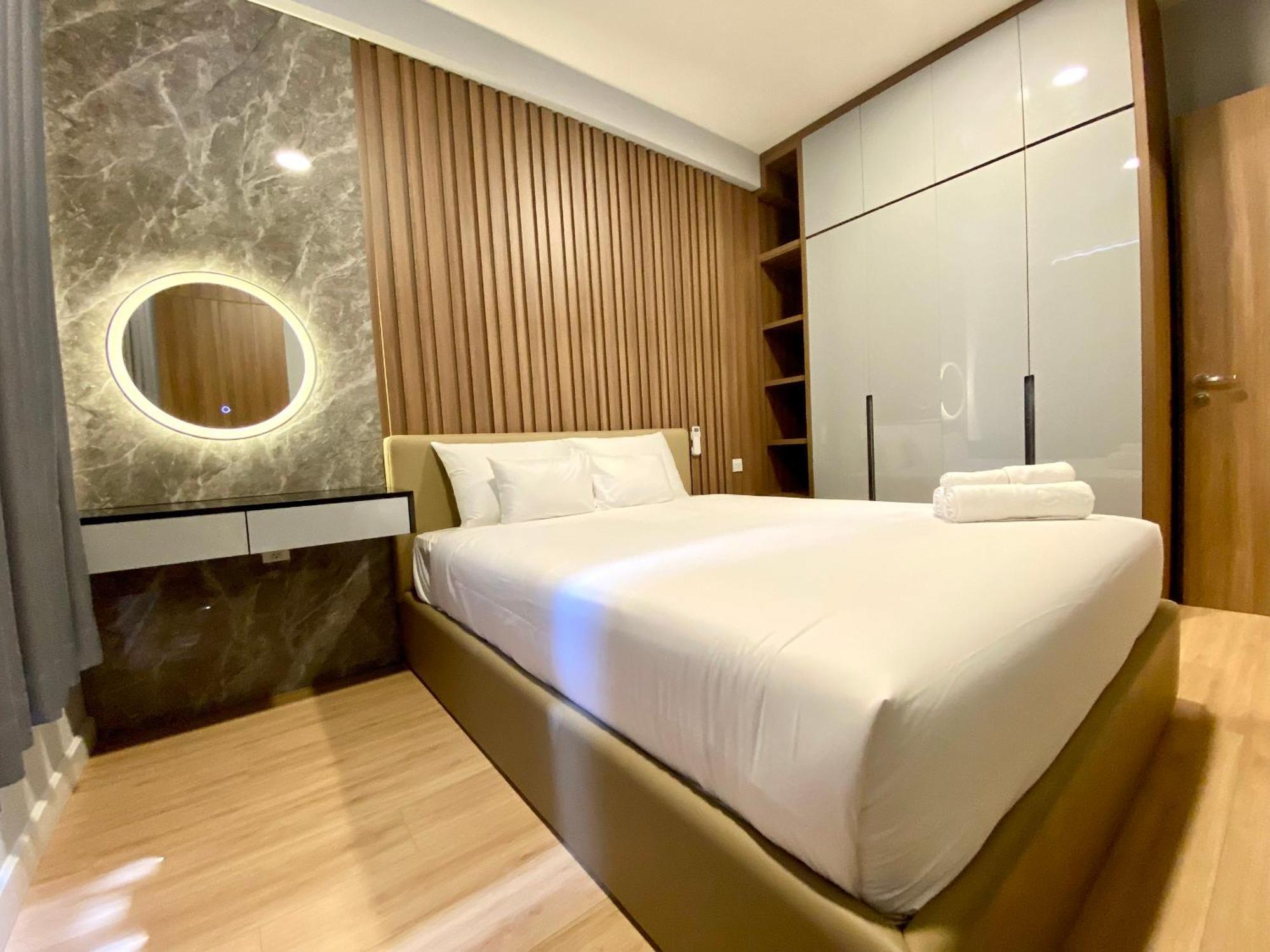 Soho Apt - Luxury Stay, Next To Benthanh Market Хошимин Экстерьер фото