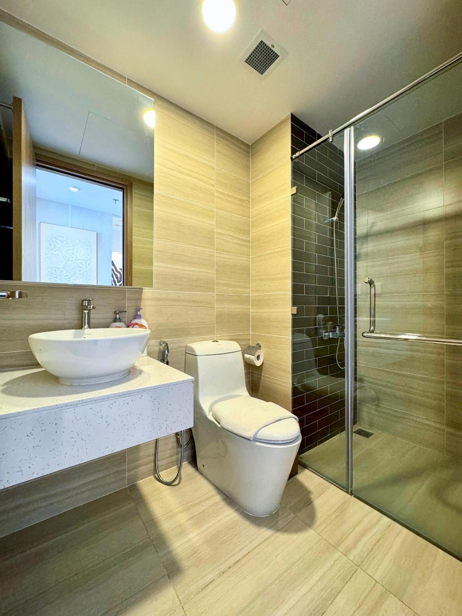 Soho Apt - Luxury Stay, Next To Benthanh Market Хошимин Экстерьер фото